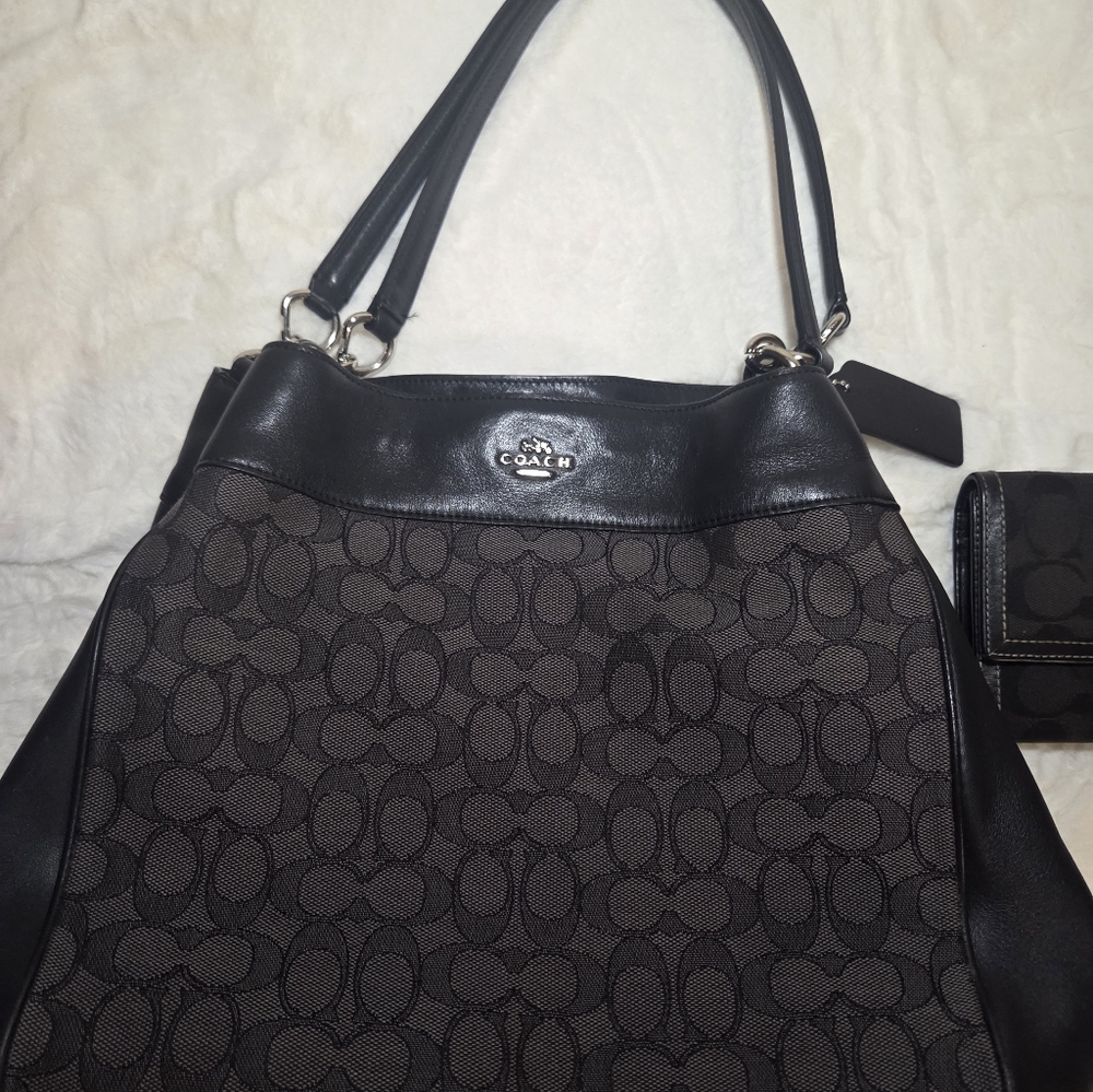 Coach Lexy Shoulder Bag And Wallet - Picture 3 of 11